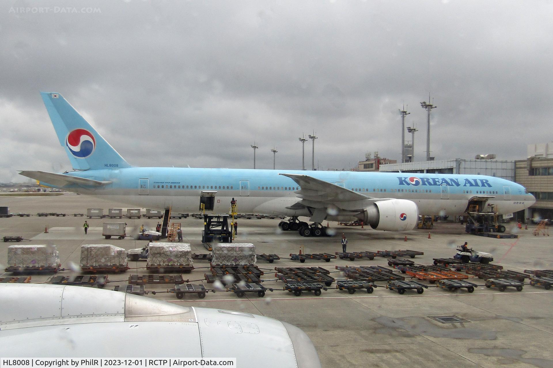 HL8008, 2015 Boeing 777-3B5/ER C/N 43816, HL8008 2015 Boeing 777-300ER Korean Air Taipei 01.12.23