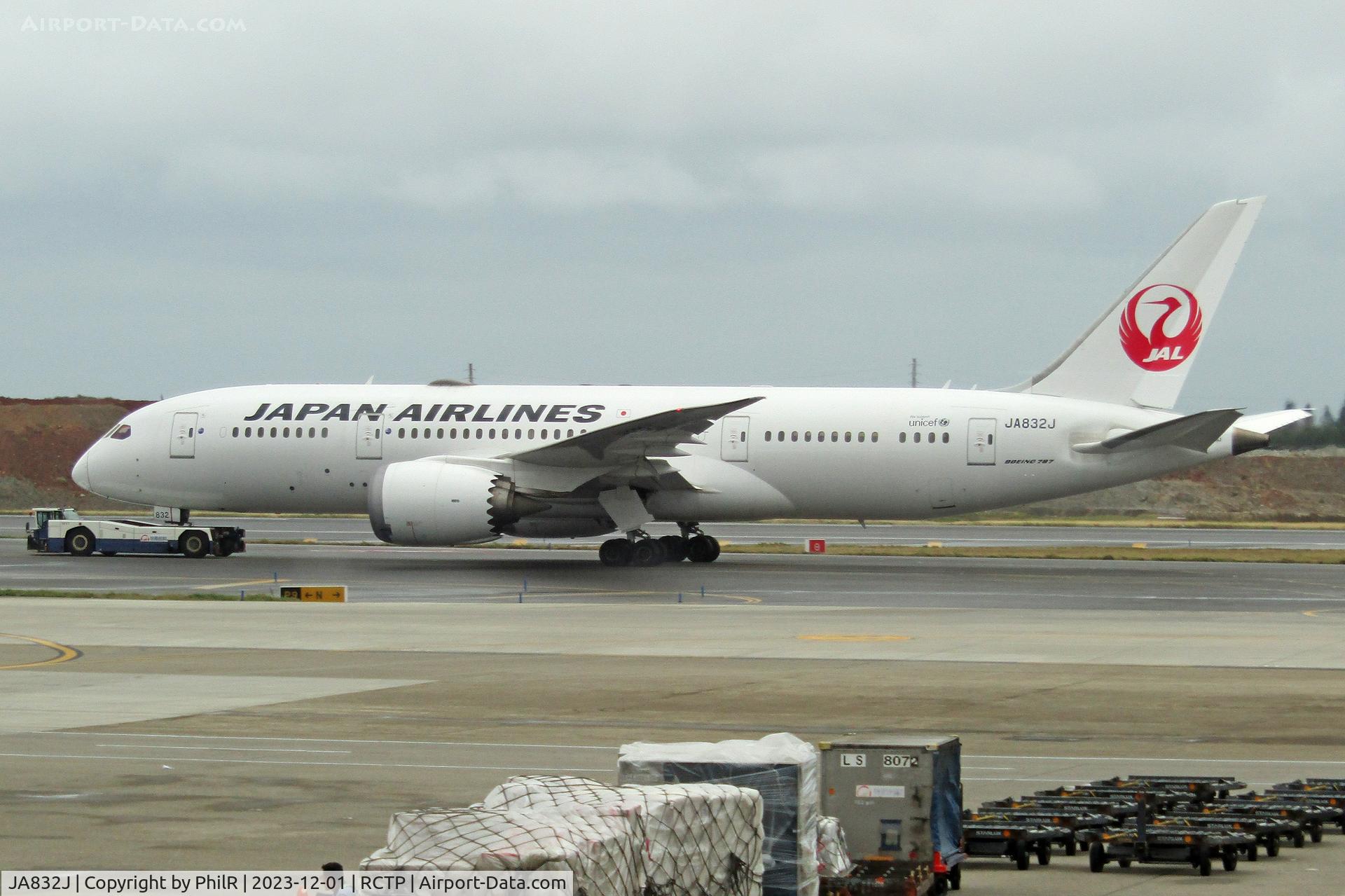 JA832J, 2013 Boeing 787-8 Dreamliner C/N 34844, JA832J 2013 Boeing 787-800 JAL Taipei