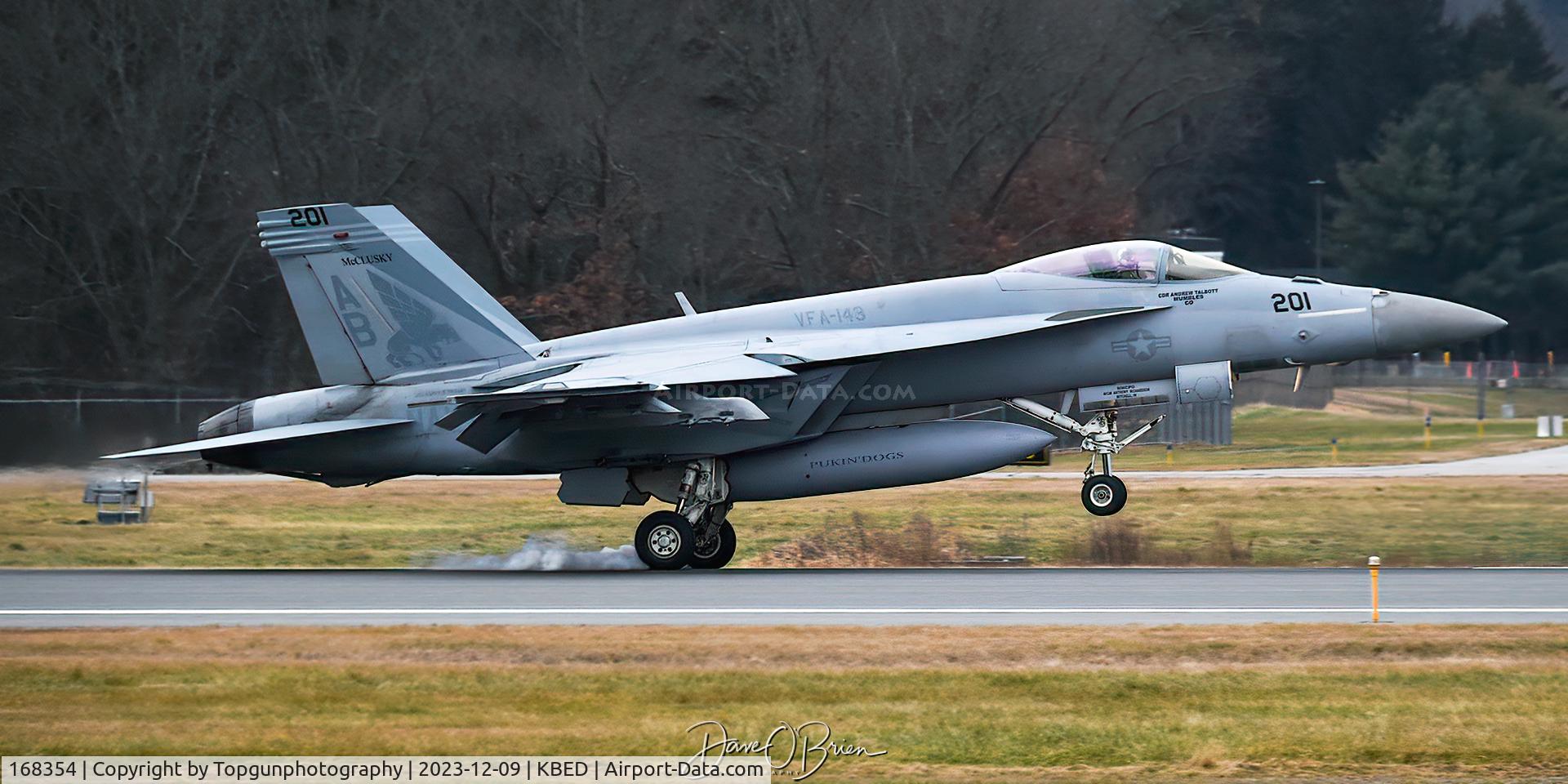 168354, Boeing F/A-18E Super Hornet C/N E-204, RIPPER13 touching down