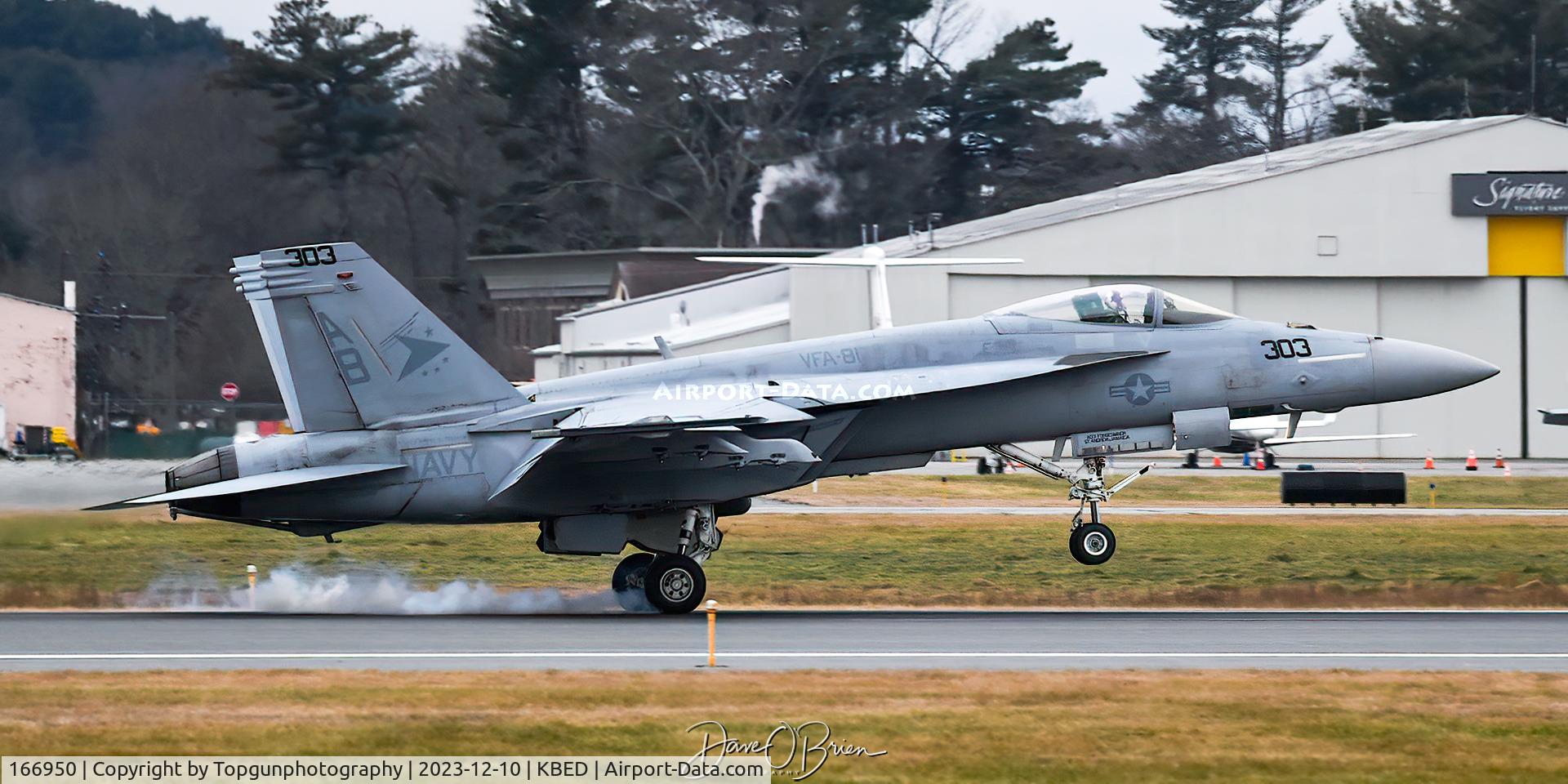 166950, Boeing F/A-18E Super Hornet C/N E192, RIPPER14 touching down