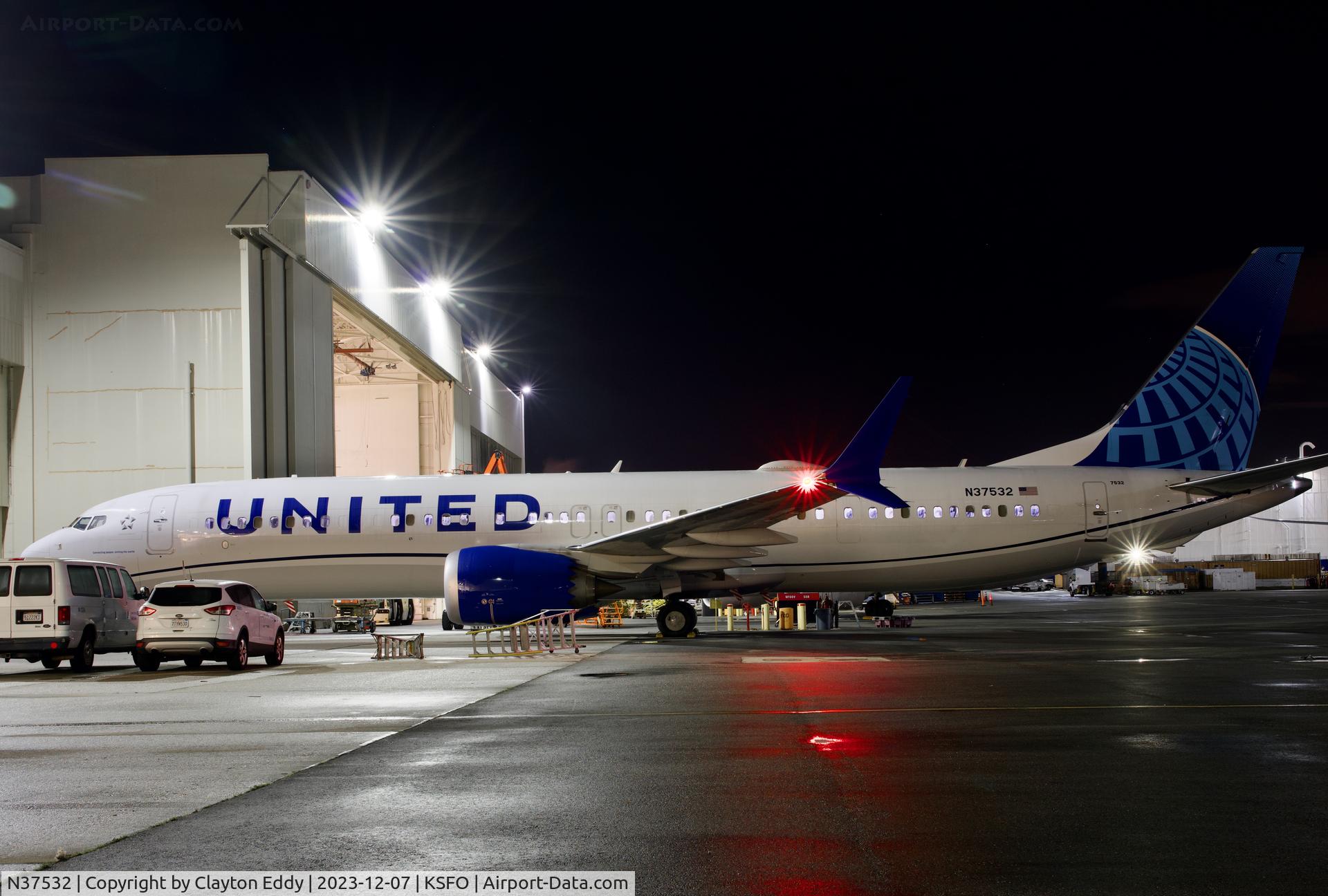 N37532, 2022 Boeing 737-9 MAX C/N 64453, SFO 2023.