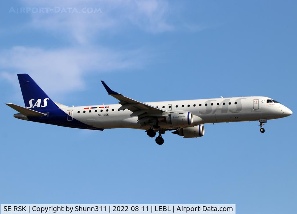 SE-RSK, 2007 Embraer 195LR (ERJ-190-200LR) C/N 19000120, Landing rwy 24R