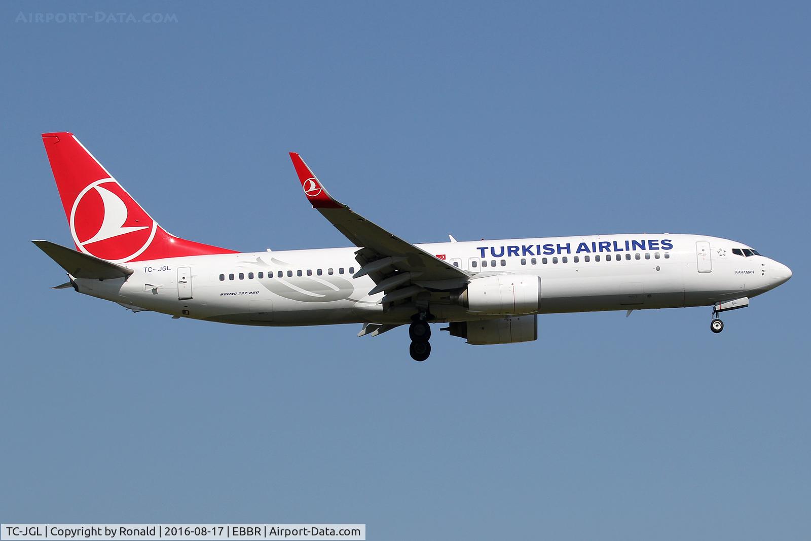 TC-JGL, 2006 Boeing 737-8F2 C/N 34410, at bru