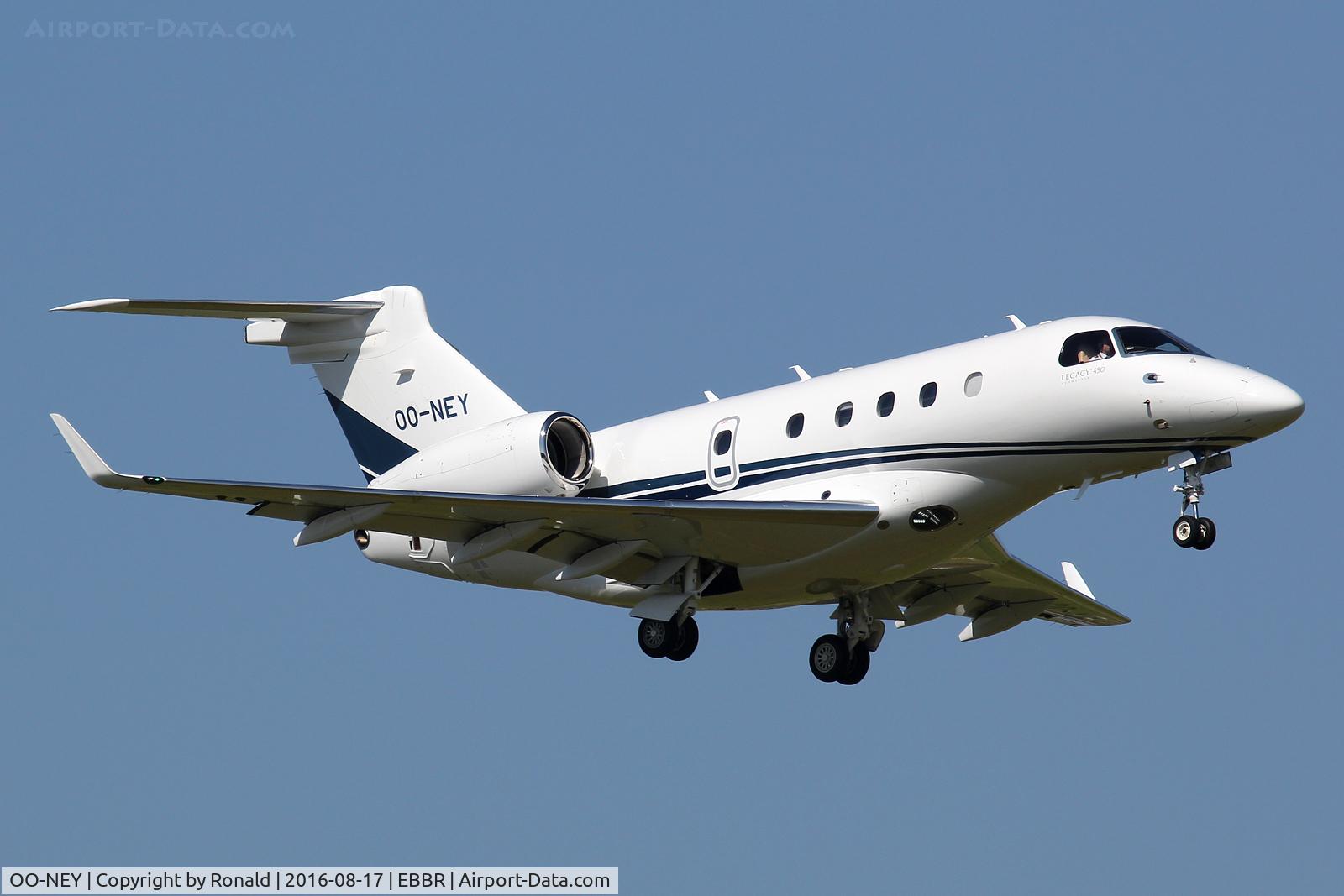 OO-NEY, 2015 Embraer EMB-545 Legacy 450 C/N 55010003, at bru