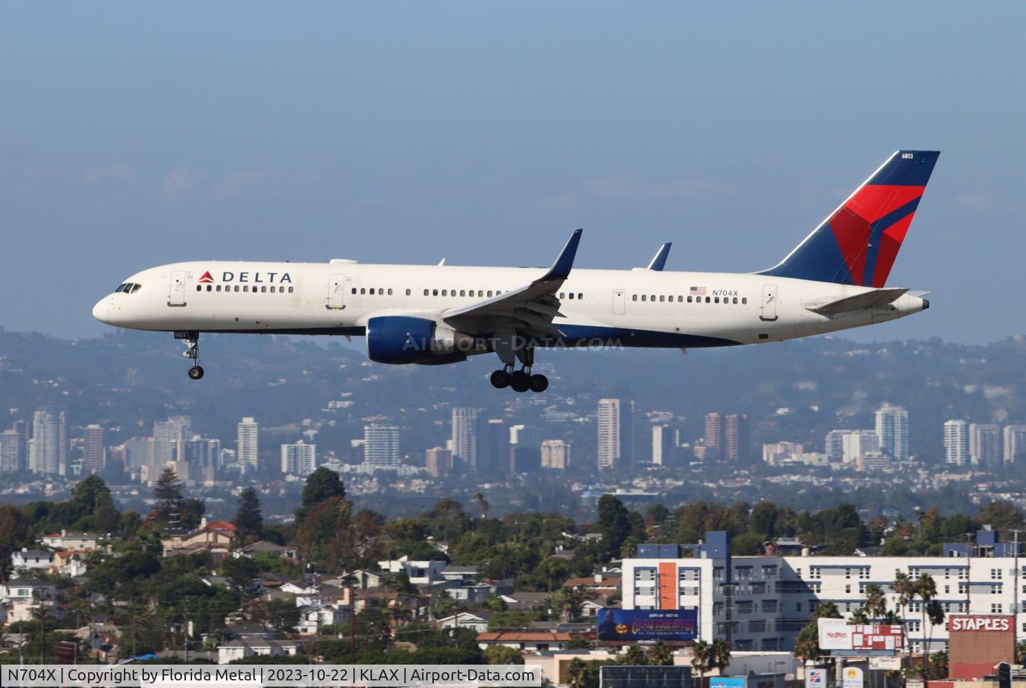 N704X, 1997 Boeing 757-2Q8 C/N 28163, DAL 752 zx JFK-LAX