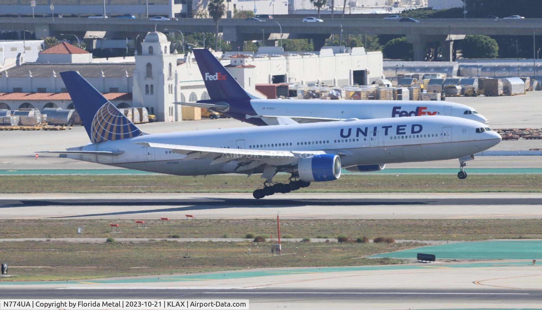 N774UA, 1996 Boeing 777-222 C/N 26936, UAL 772 oc zx EWR-LAX