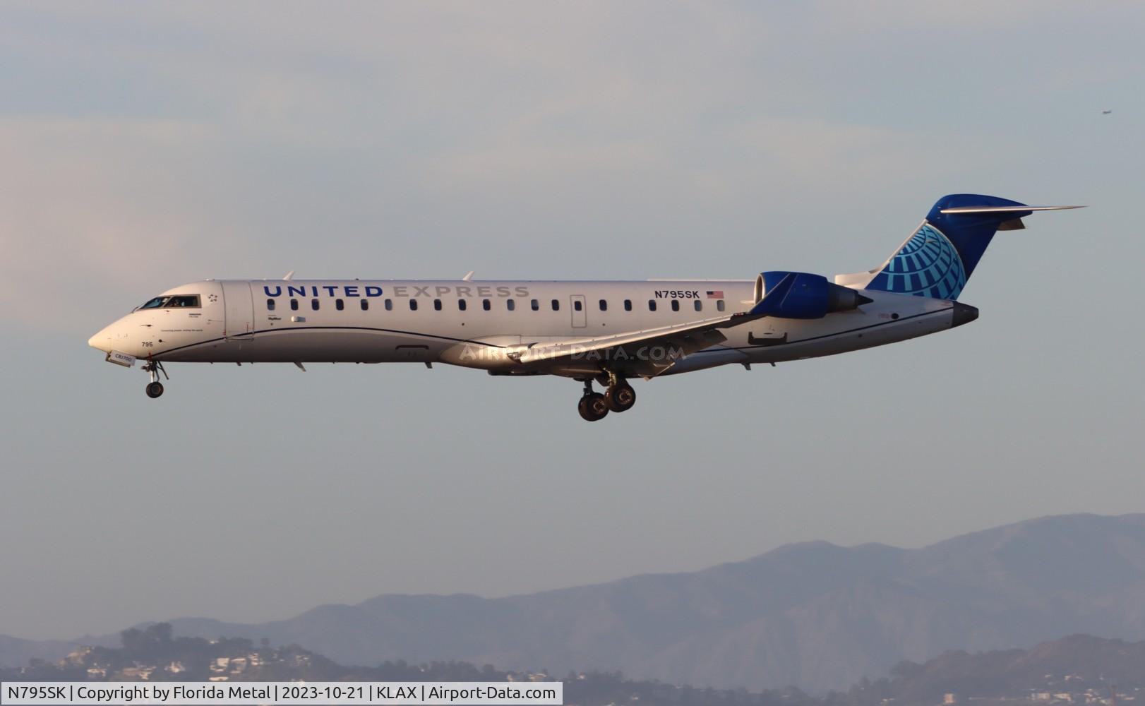 N795SK, 2010 Bombardier CRJ-700 (CL-600-2C10) Regional Jet C/N 10299, SKW/UE CRJ7 nc zx RDD-LAX