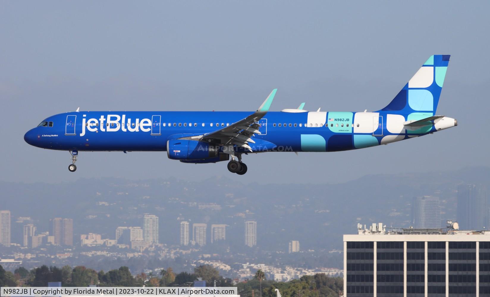 N982JB, 2017 Airbus A321-231 C/N 7815, JBU A321 nc BOS-LAX