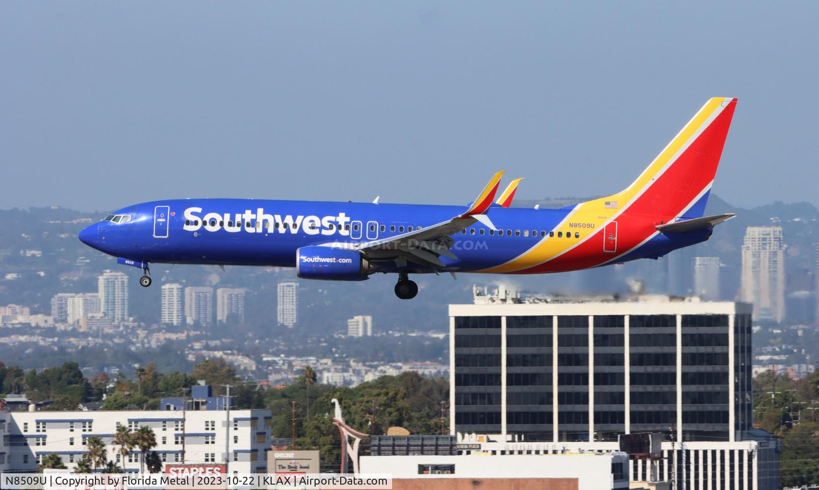N8509U, 2016 Boeing 737-8H4 C/N 36925, SWA 738 nc zx OAK-LAX