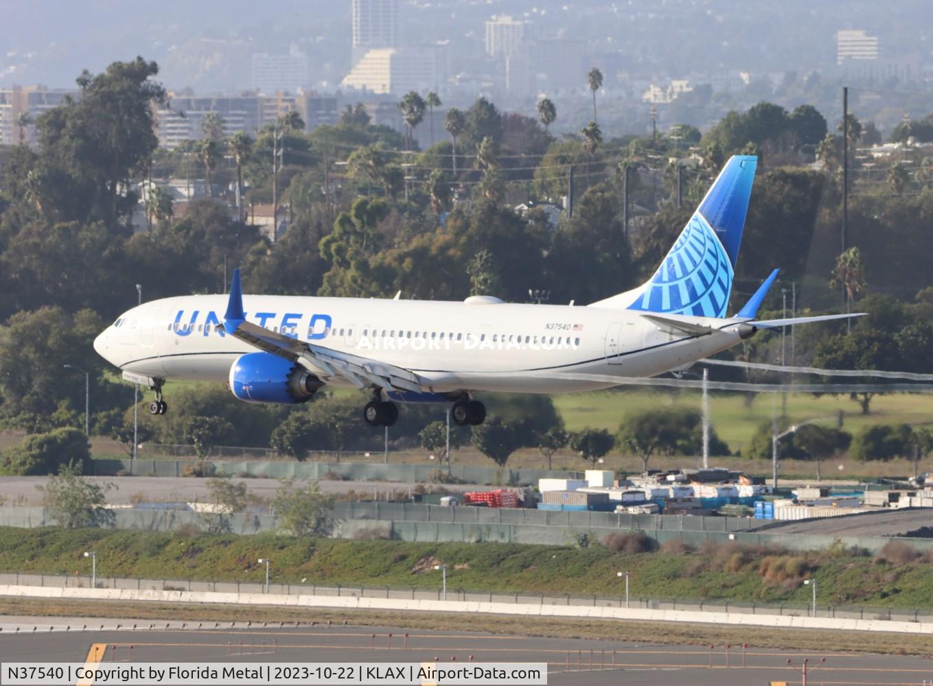 N37540, 2022 Boeing 737-9 MAX C/N 64471, UAL 737-9 nc zx KORD-LAX