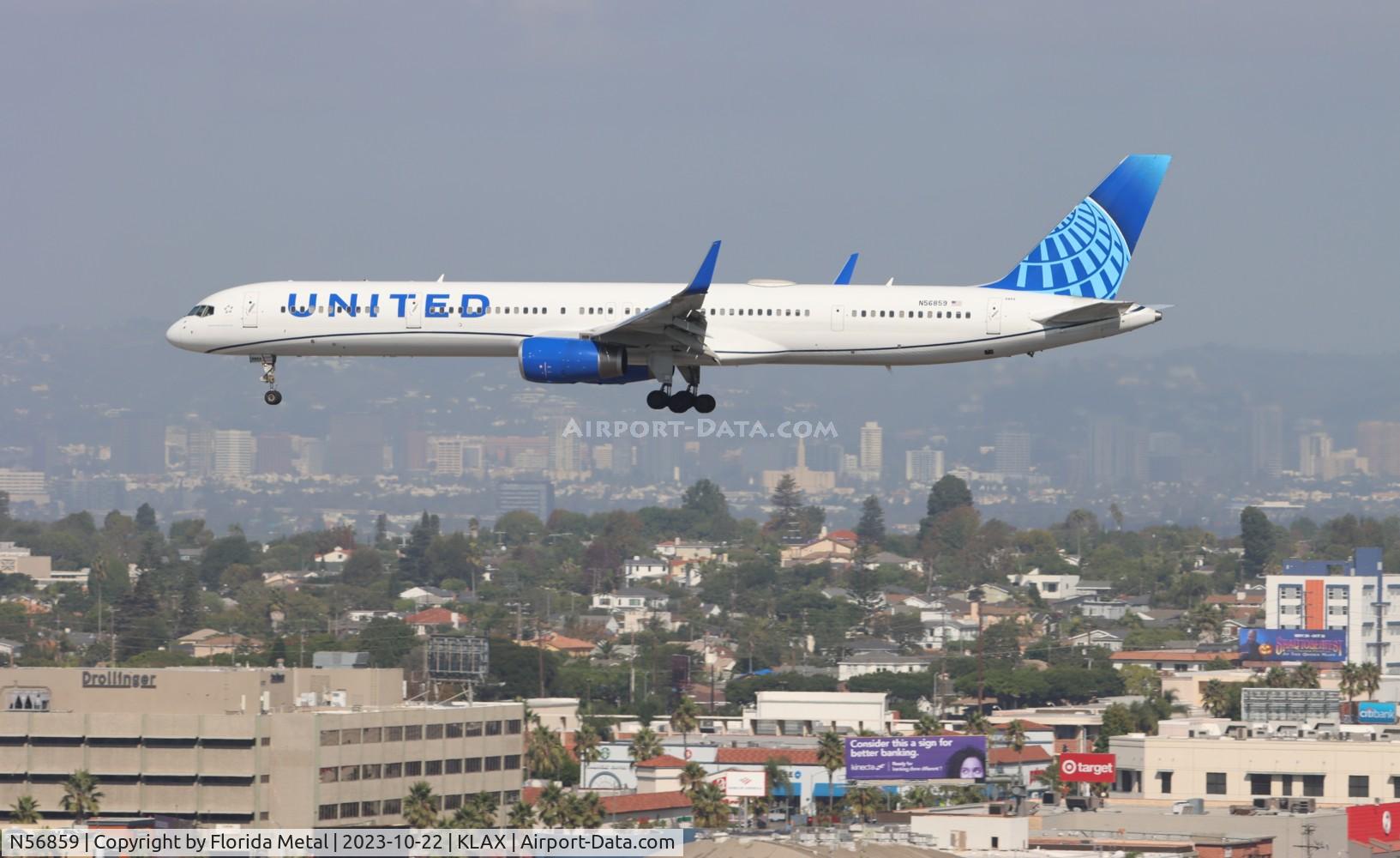 N56859, 2004 Boeing 757-324 C/N 32818, UAL 753 nc zx IAD-LAX