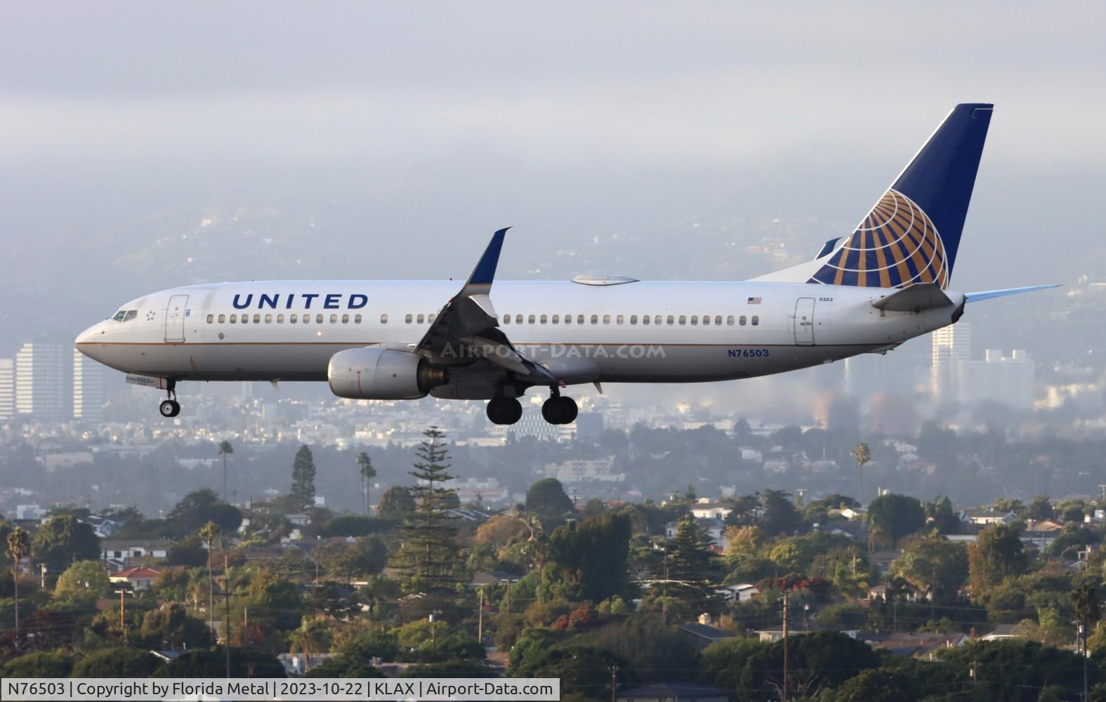 N76503, 2006 Boeing 737-824 C/N 33461, UAL 738 oc zx SEA-LAX