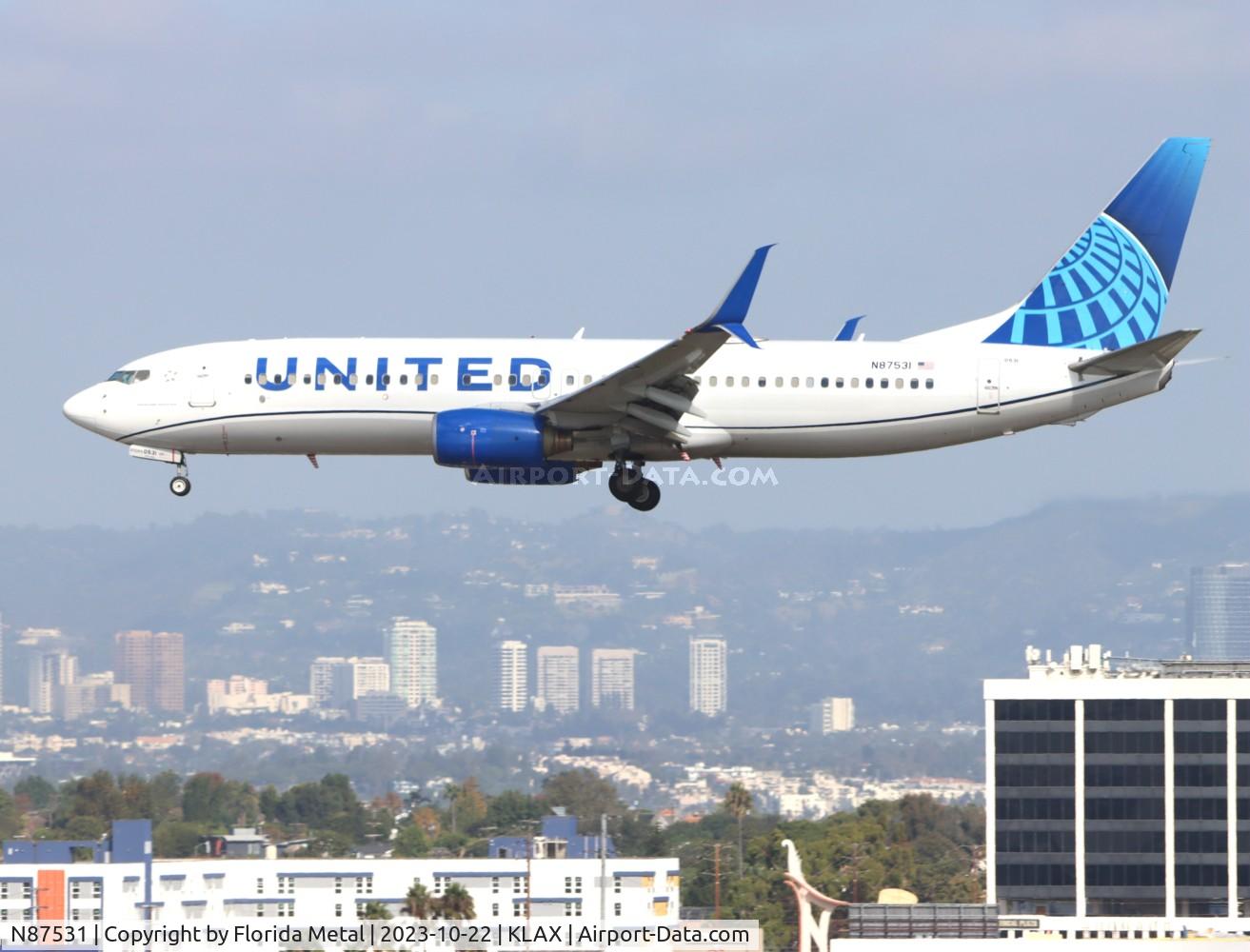 N87531, 2011 Boeing 737-824 C/N 39999, UAL 738 nc zx DEN-LAX