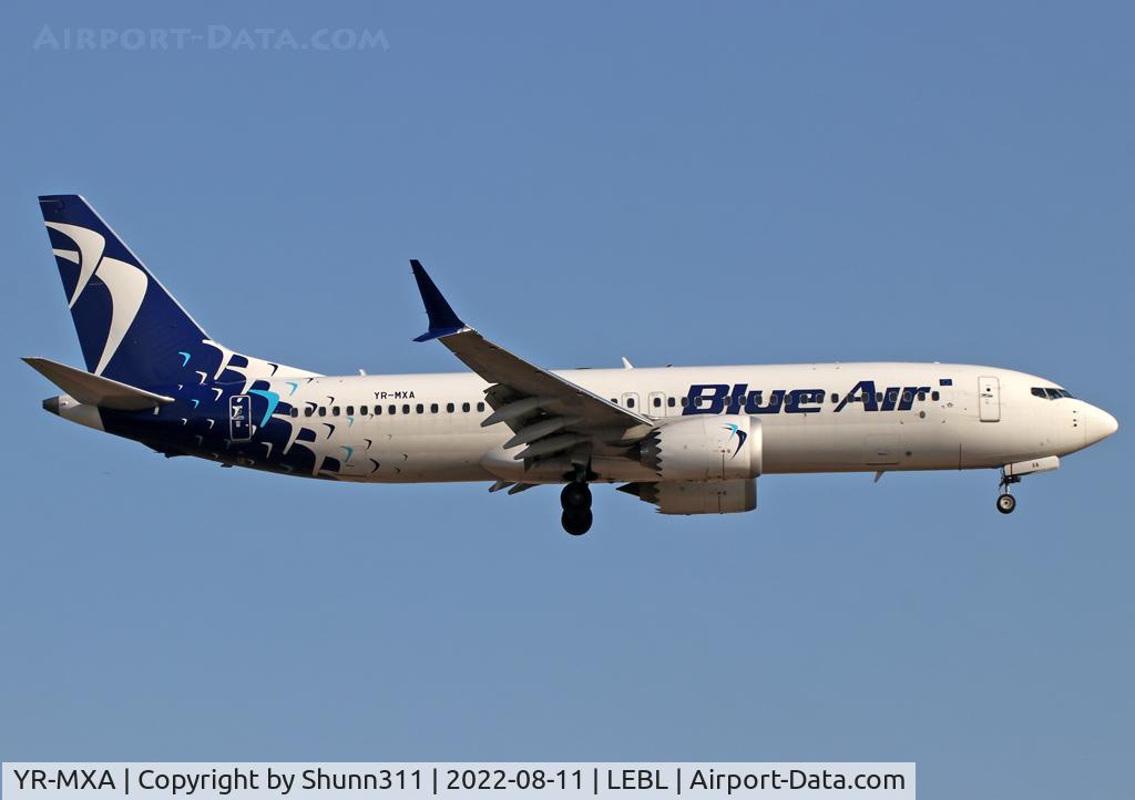 YR-MXA, 2019 Boeing 737-8 MAX C/N 43309, Landing rwy 24R in new c/s