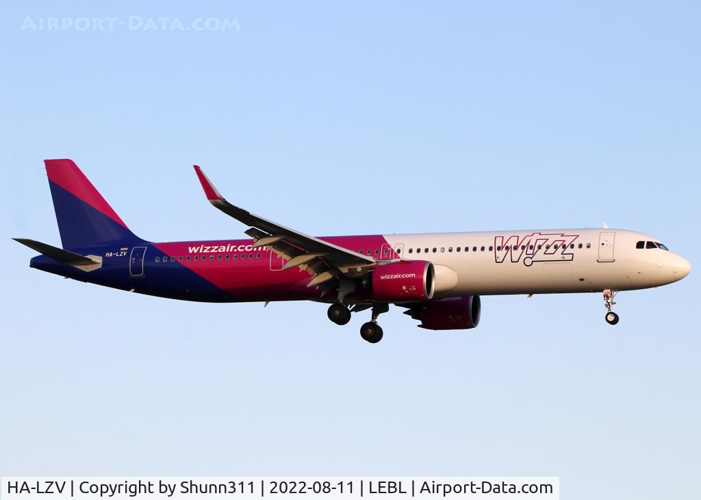 HA-LZV, 2022 Airbus A321-271NX C/N 10922, Landing rwy 24R