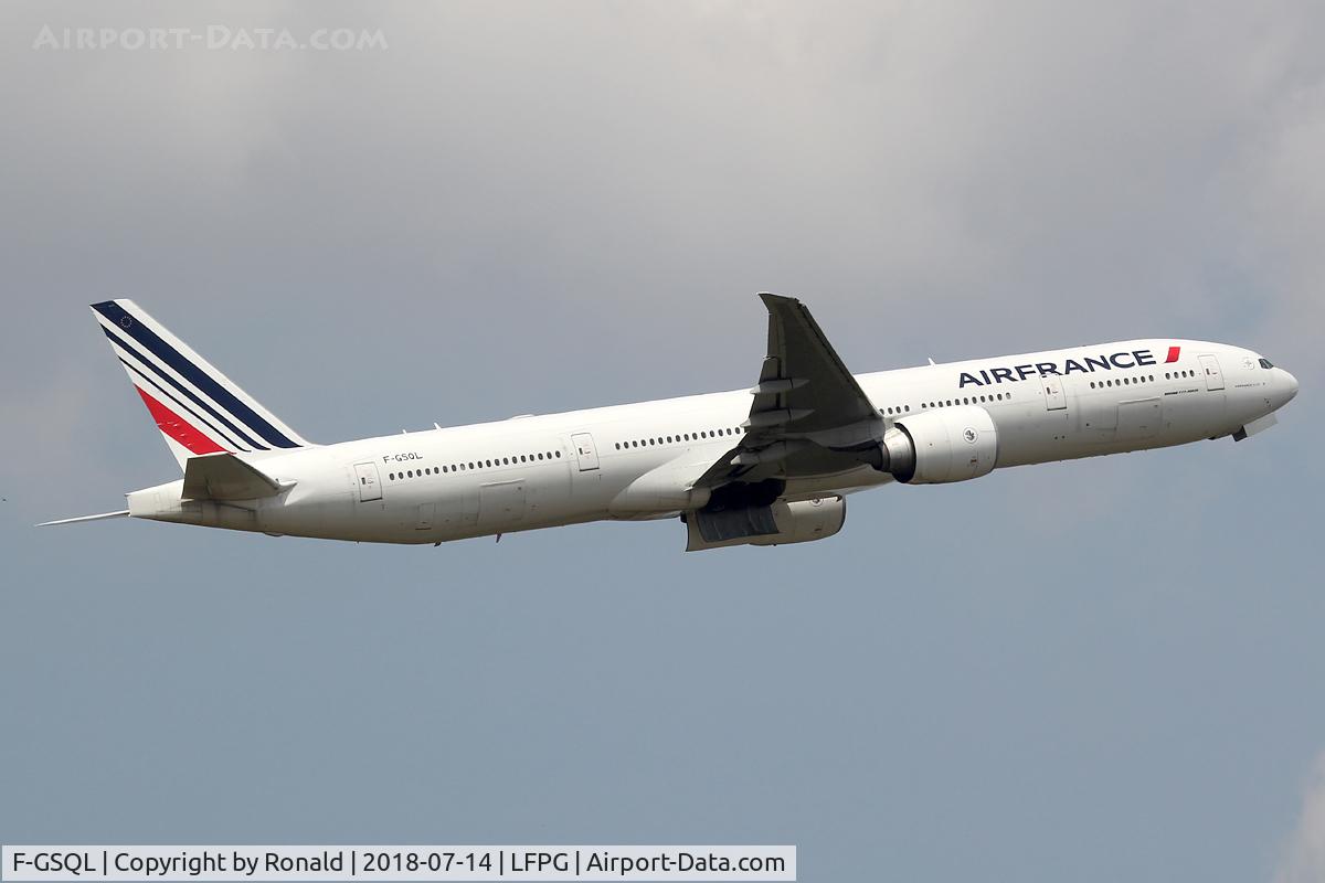 F-GSQL, 2006 Boeing 777-328/ER C/N 32853, at cdg
