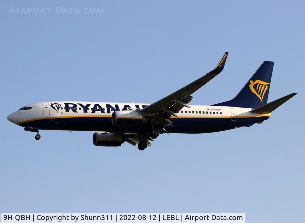 9H-QBH, 2015 Boeing 737-8AS C/N 44703, Landing rwy 24R