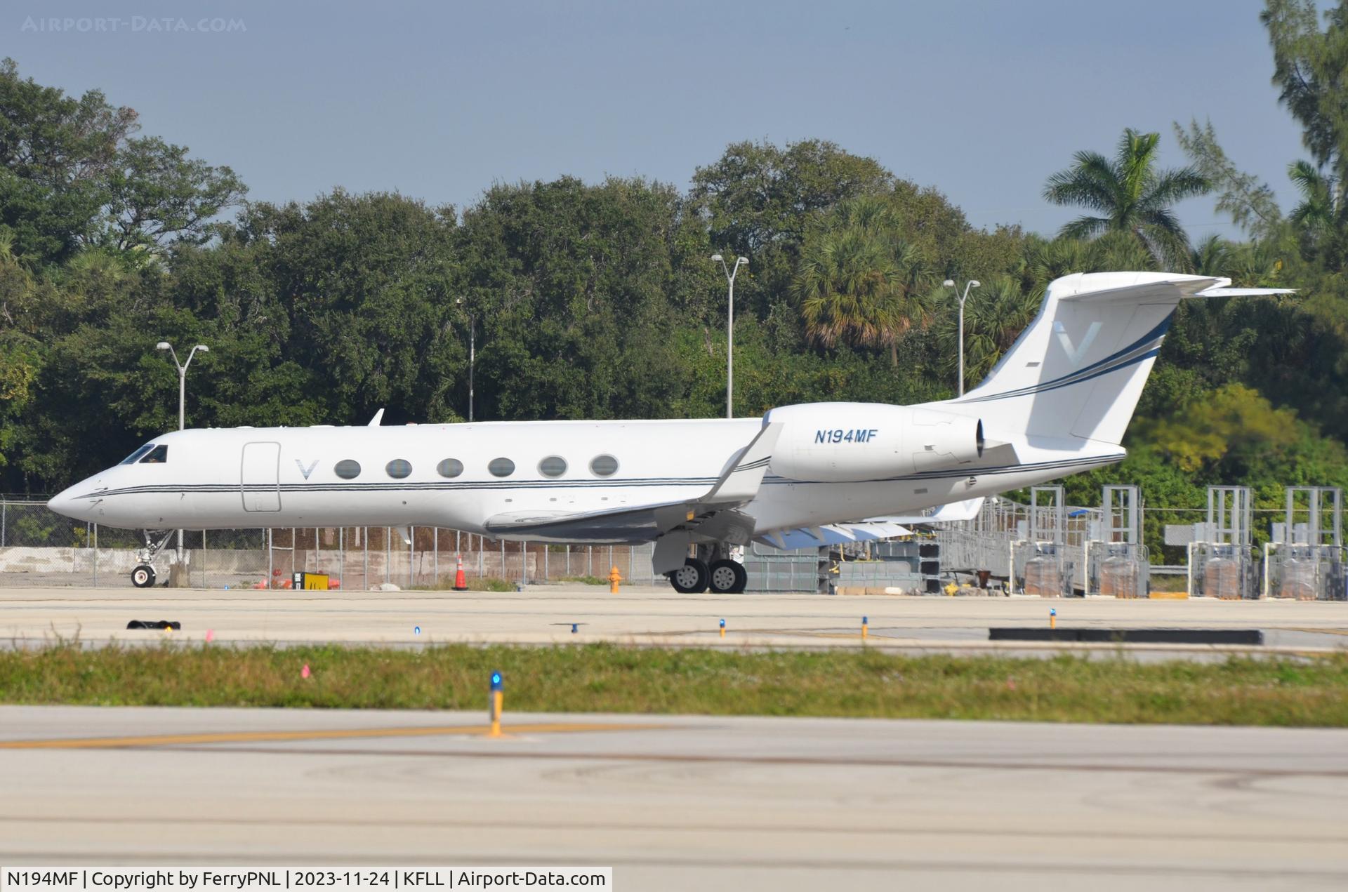 N194MF, 1997 Gulfstream Aerospace G-V C/N 510, Pegasus Elite Aviation G5 for departure