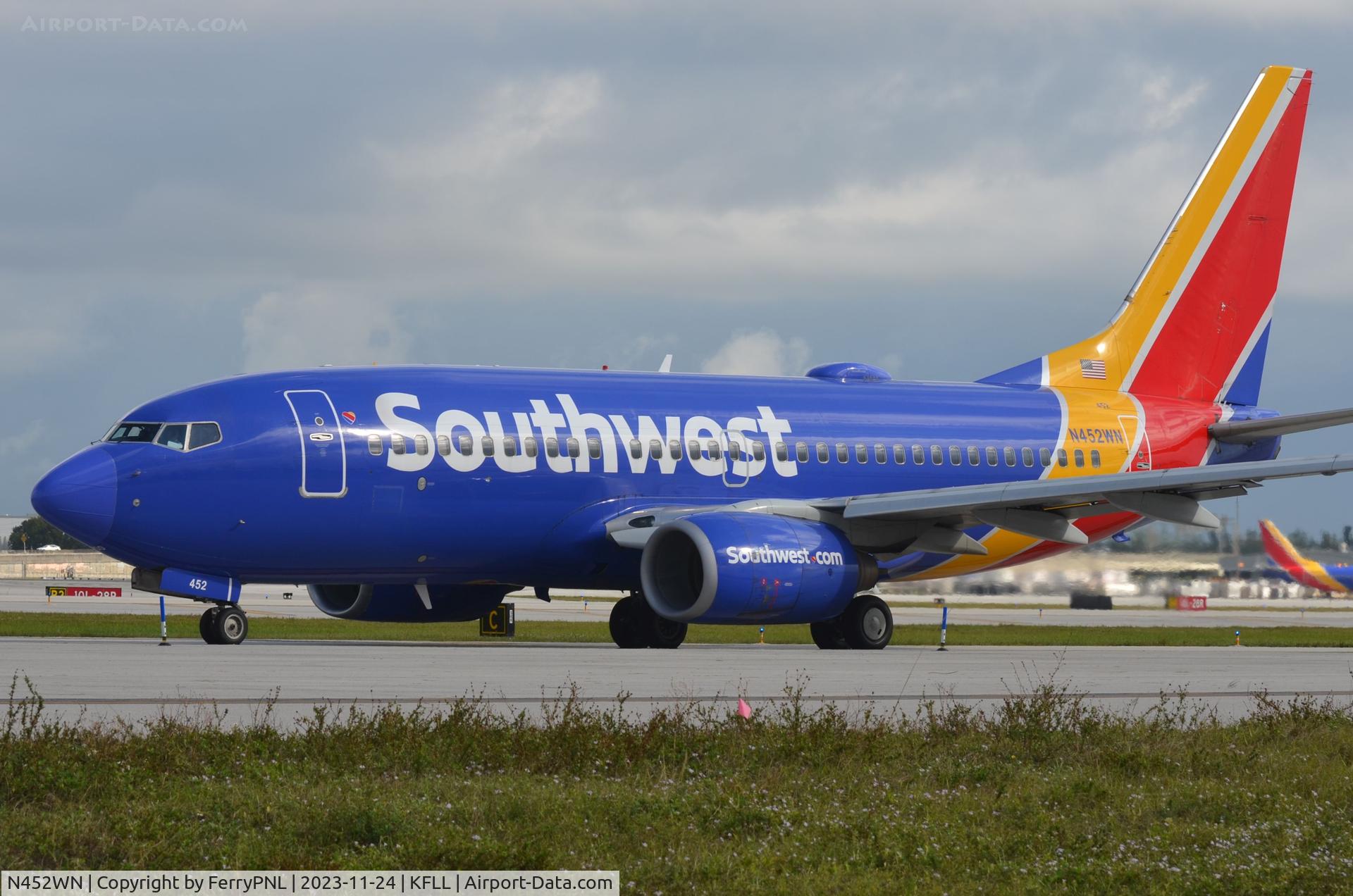 N452WN, 2004 Boeing 737-7H4 C/N 29846, Southwest B737