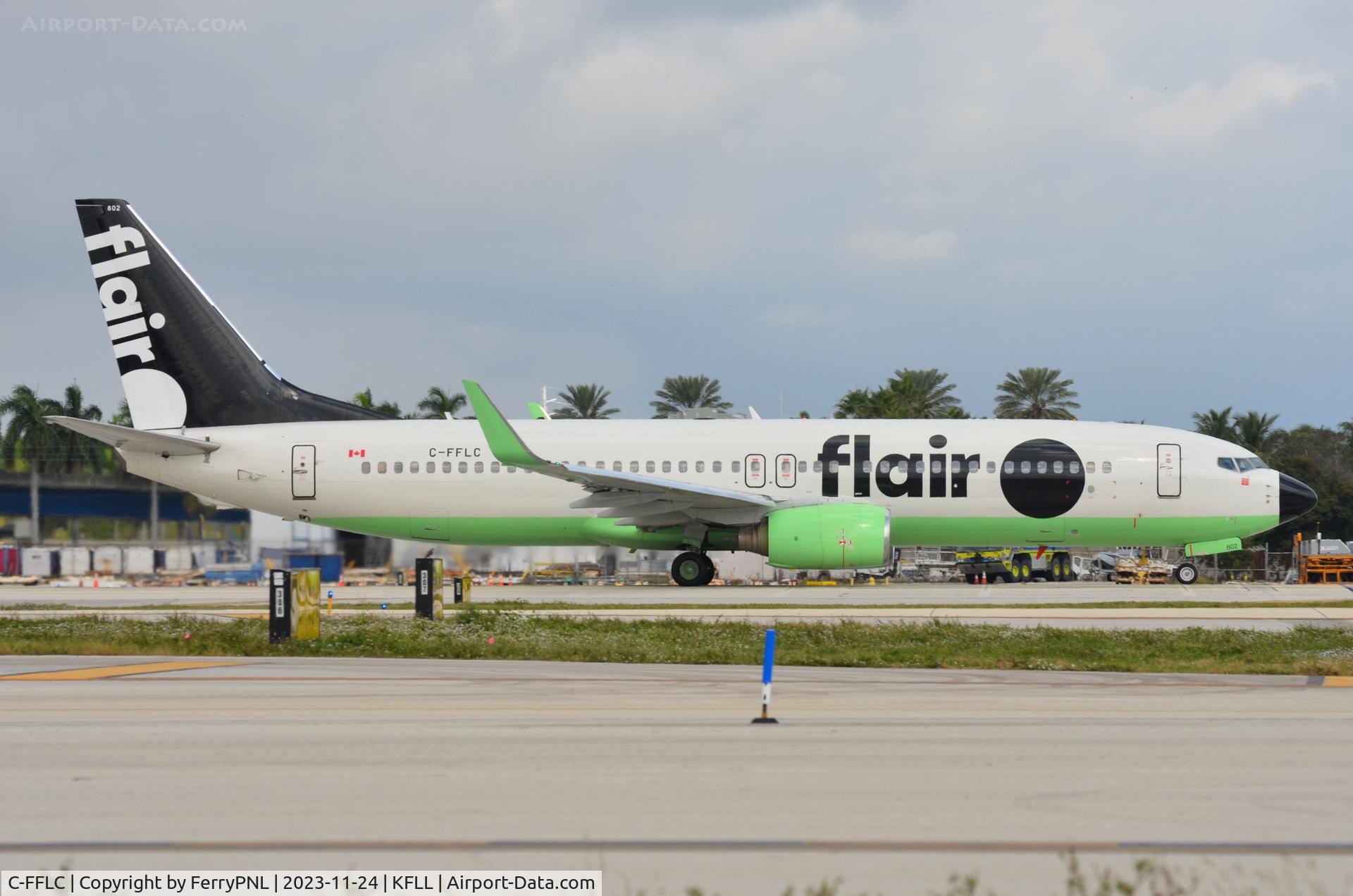 C-FFLC, 2010 Boeing 737-86J C/N 37758, Flair B738 for departure