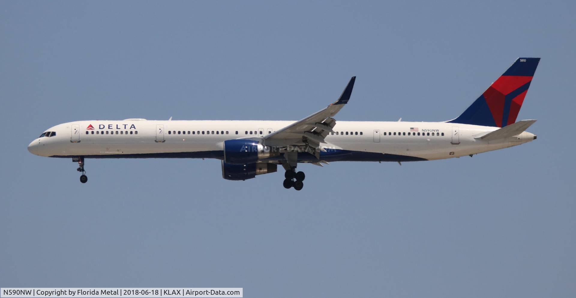 N590NW, 2003 Boeing 757-351 C/N 32990, DAL 753 zx