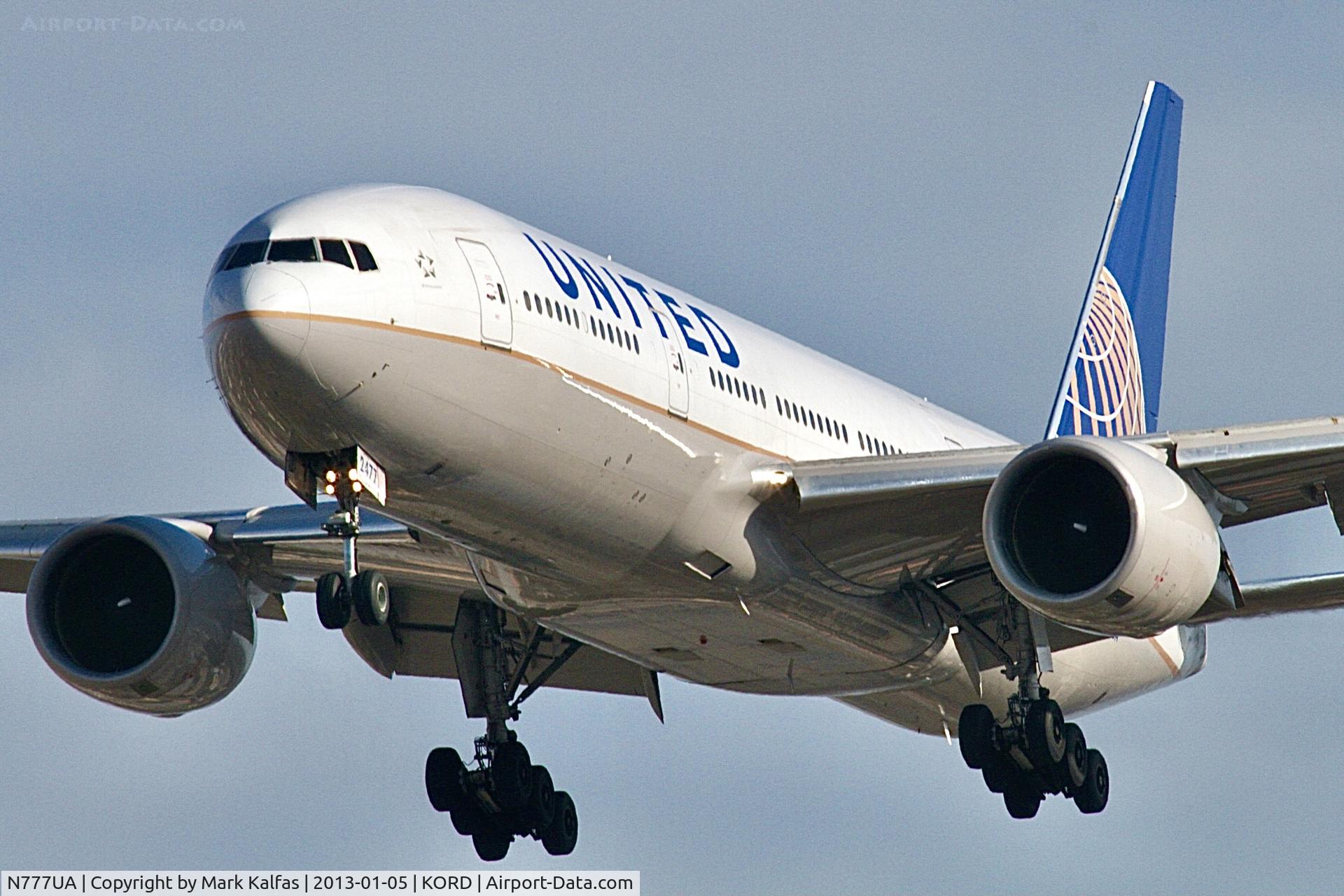 N777UA, 1995 Boeing 777-222 C/N 26916, United Airlines B772 Boeing 777-222 N777UA KORD