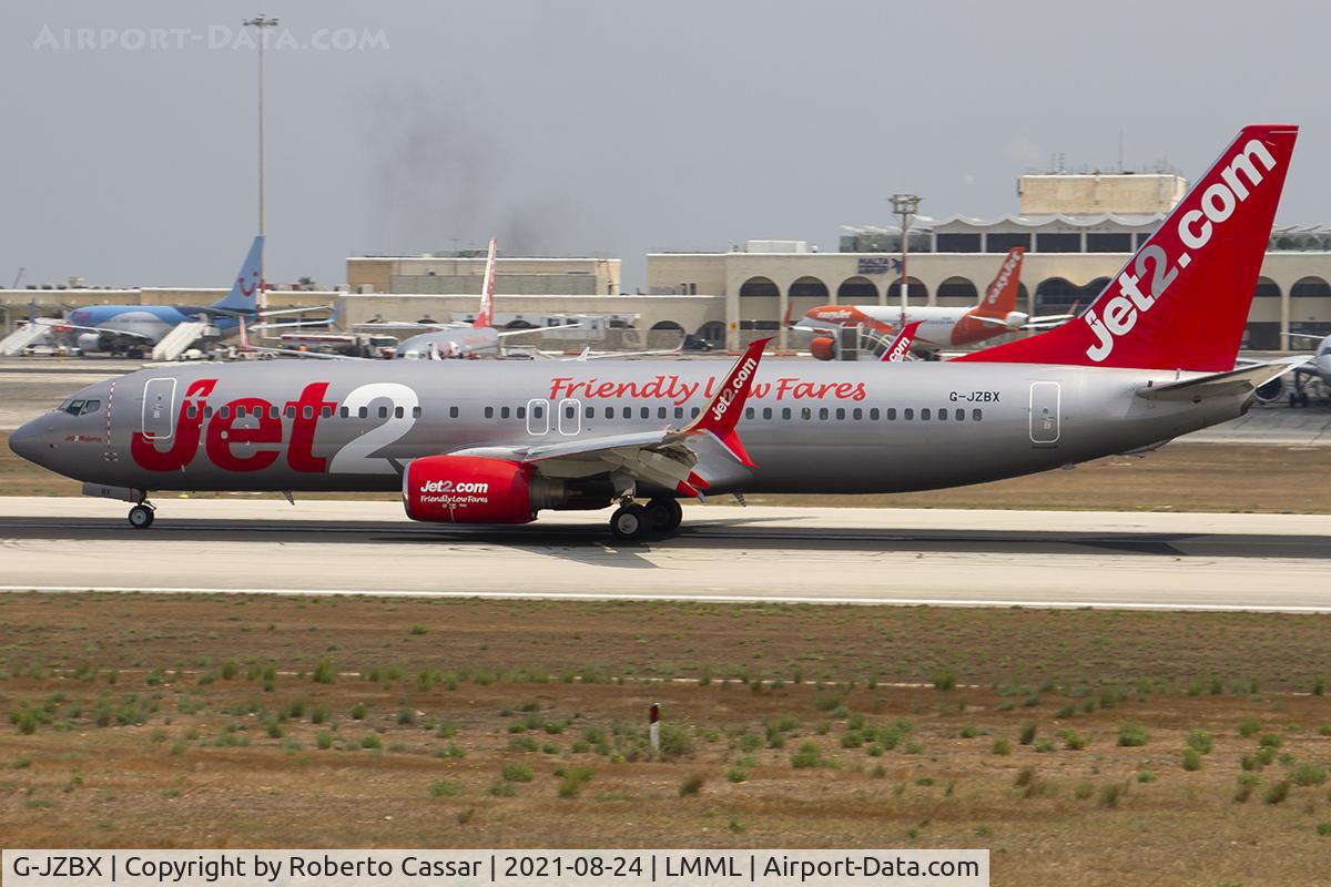 G-JZBX, 2008 Boeing 737-8HX C/N 36552, Runway 31