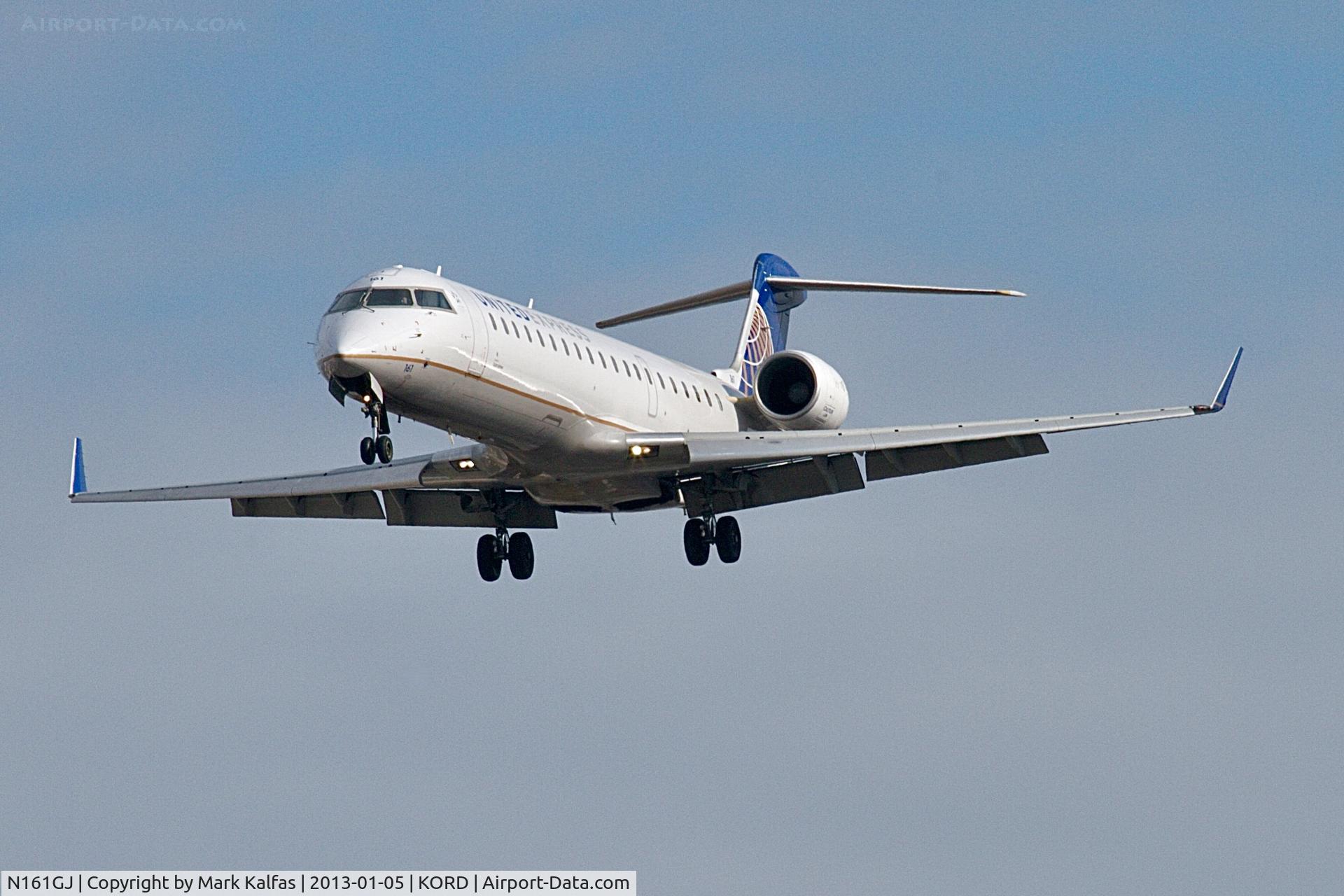 N161GJ, 2006 Bombardier CRJ-550 (CL-600-2C11) C/N 10253, GoJet Airlines United Express CRJ7  Bombardier CL-600-2C10 on approach KORD
