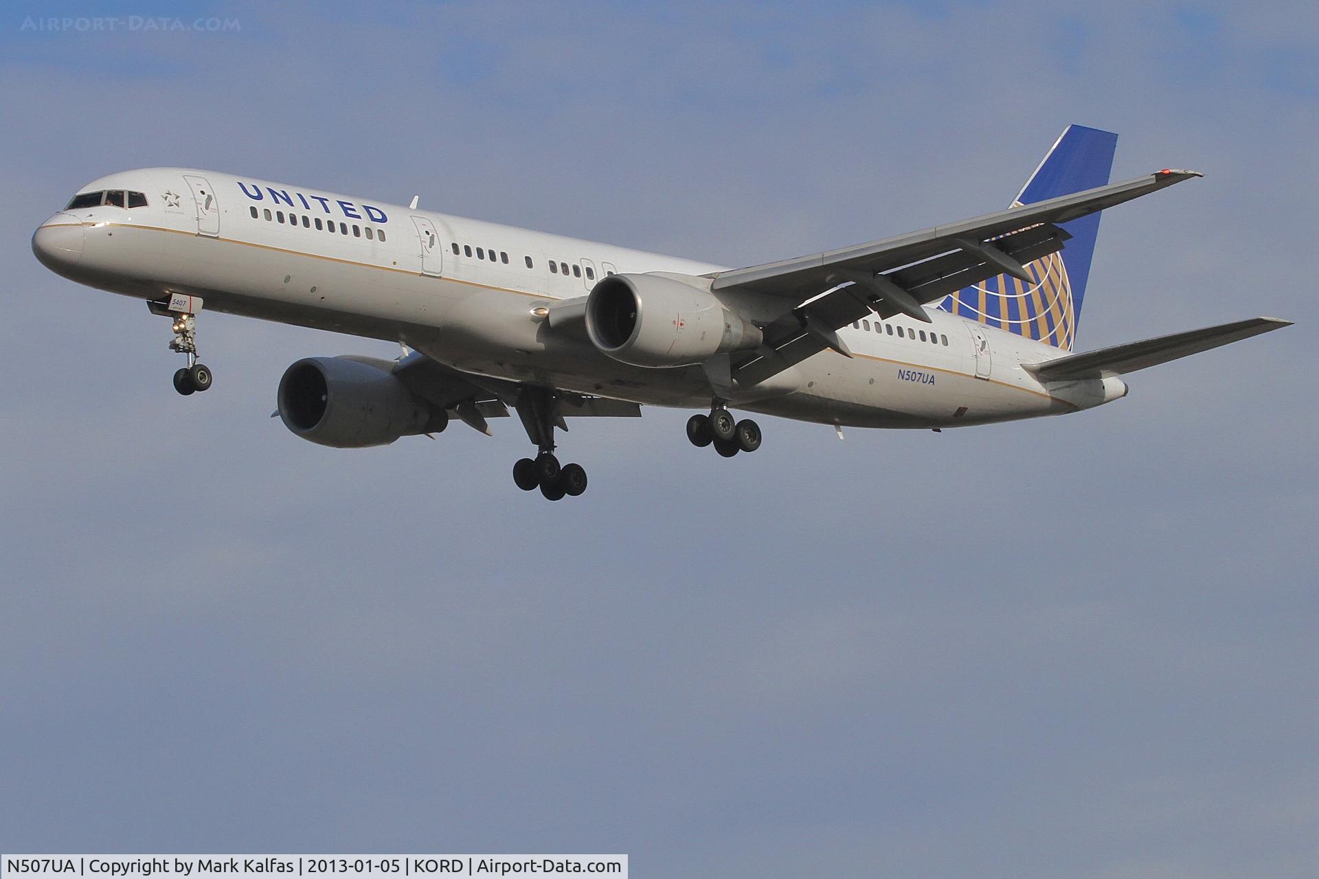 N507UA, 1990 Boeing 757-222F C/N 24743, United Airlines B752, Boeing 757-222 N507UA, runway 28L approach KORD