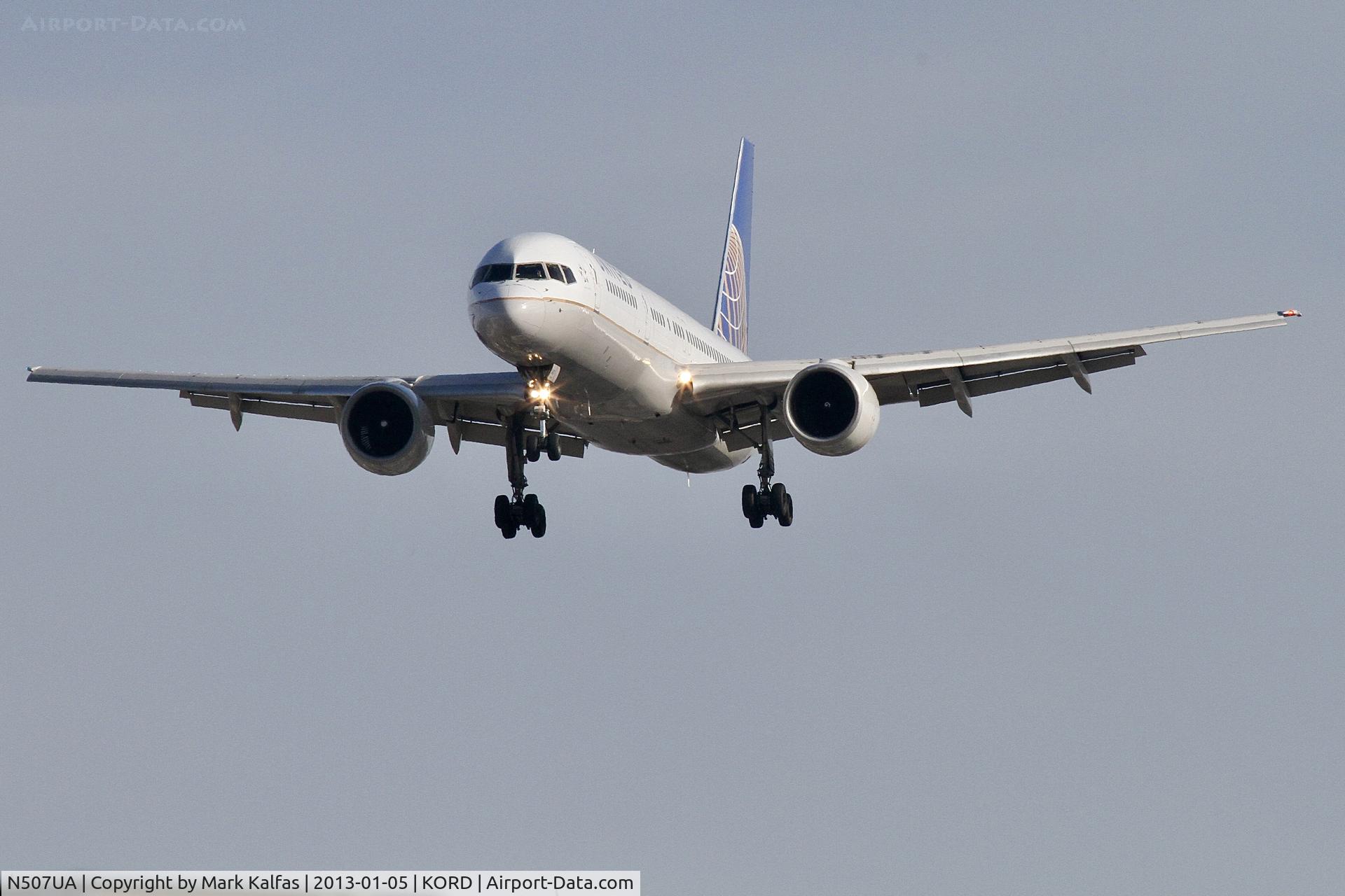 N507UA, 1990 Boeing 757-222F C/N 24743, United Airlines B752, Boeing 757-222 N507UA, runway 28L approach KORD