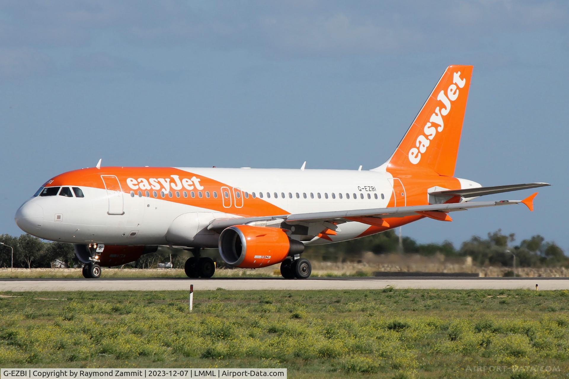 G-EZBI, 2006 Airbus A319-111 C/N 3003, A320 G-EZBI Easyjet