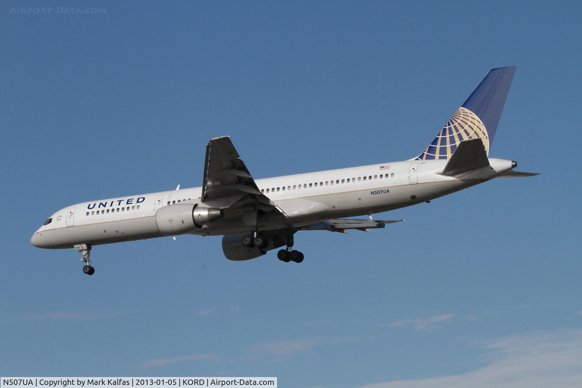 N507UA, 1990 Boeing 757-222F C/N 24743, United Airlines B752, Boeing 757-222 N507UA, runway 28L approach KORD