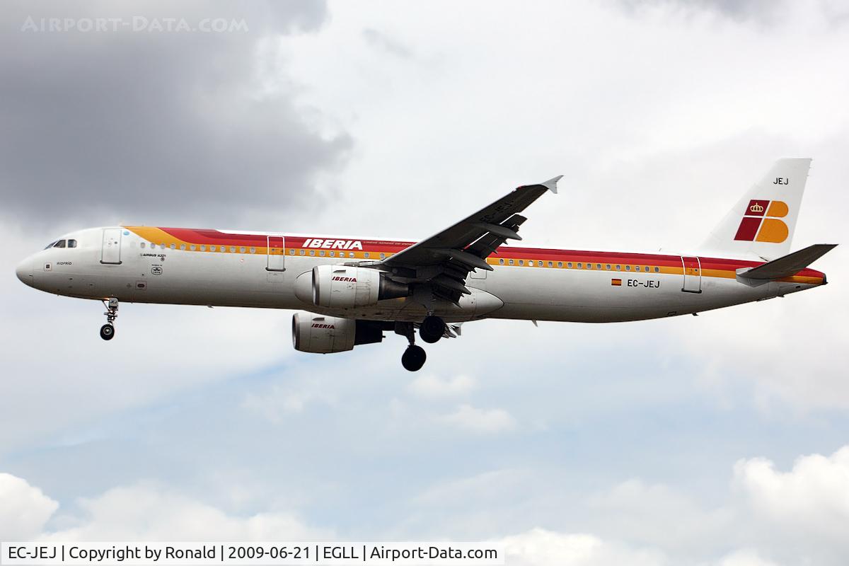 EC-JEJ, 2005 Airbus A321-211 C/N 2381, at lhr