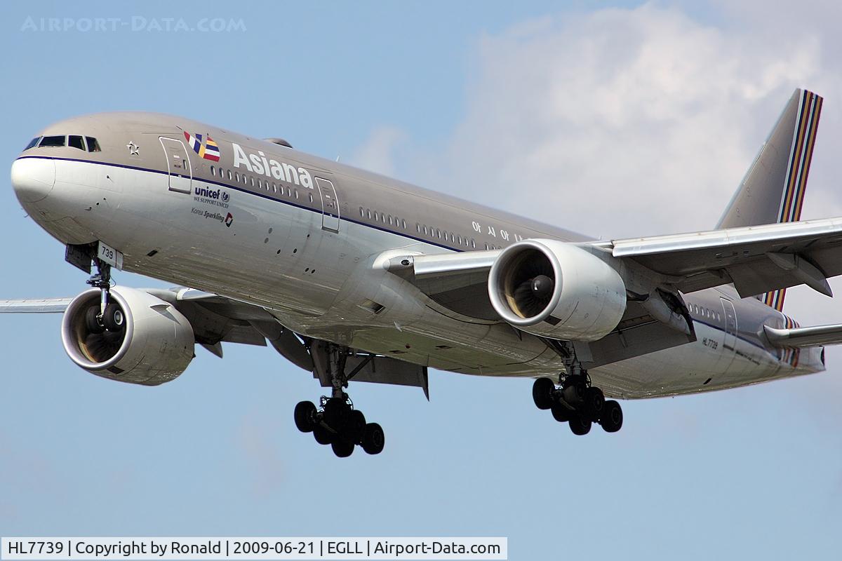 HL7739, Boeing 777-28E/ER C/N 29175, at lhr