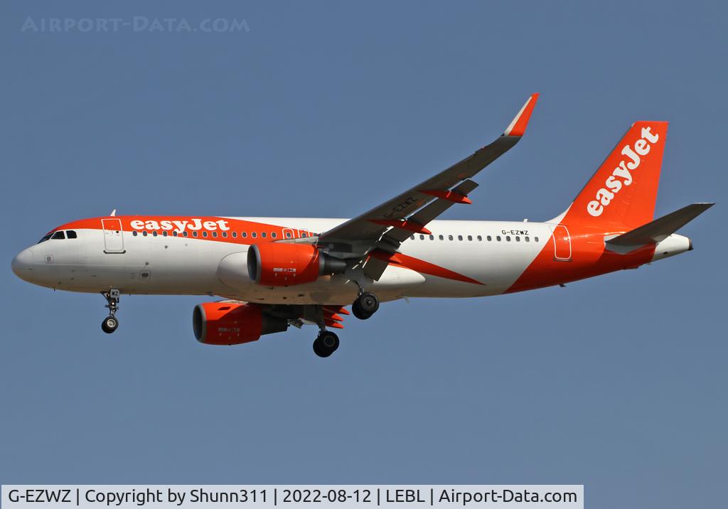 G-EZWZ, 2014 Airbus A320-214 C/N 6353, Landing rwy 24R in new c/s