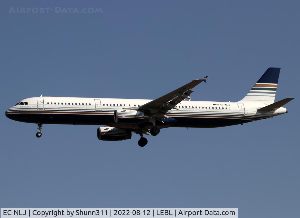 EC-NLJ, 2008 Airbus A321-231 C/N 3636, Landing rwy 24R