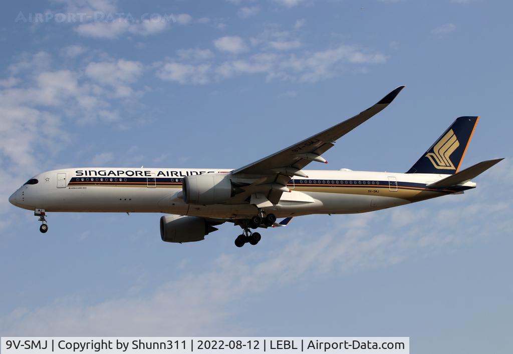 9V-SMJ, 2016 Airbus A350-941 C/N 081, Landing rwy 24R