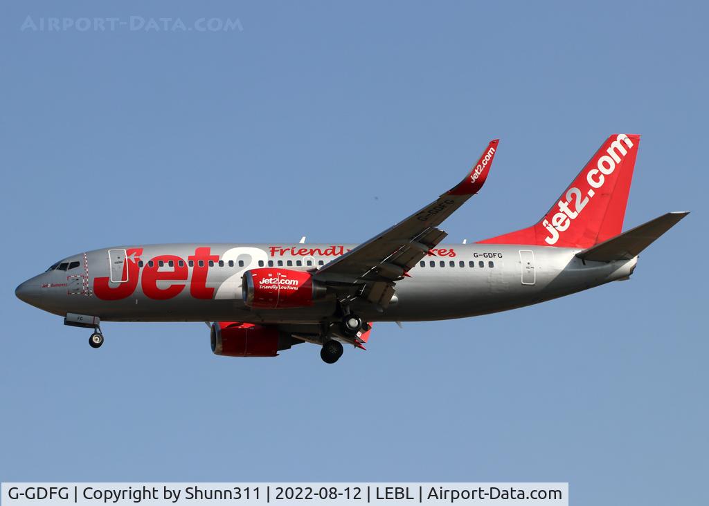 G-GDFG, 1997 Boeing 737-36Q C/N 28658, Landing rwy 24R with fitted sharklets