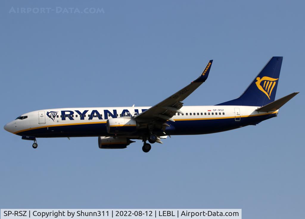 SP-RSZ, 2014 Boeing 737-8AS C/N 44688, Landing rwy 24R