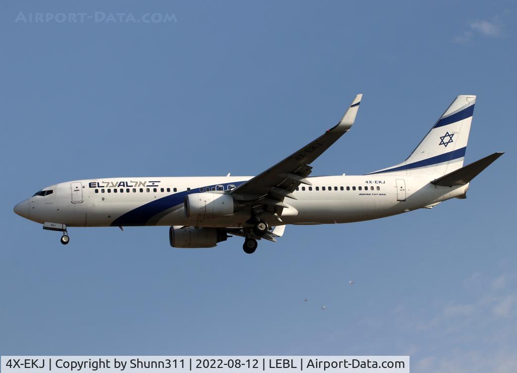 4X-EKJ, 2009 Boeing 737-85P C/N 35486, Landing rwy 24R