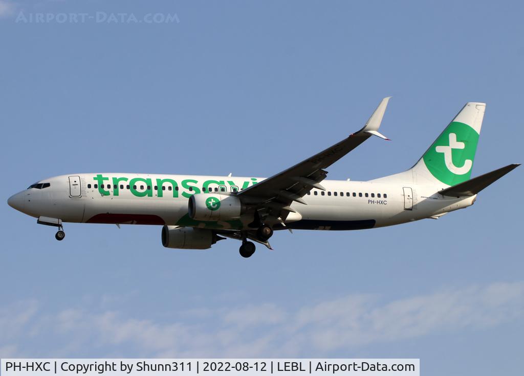 PH-HXC, 2016 Boeing 737-8K2 C/N 41342, Landing rwy 24R with blended scimitar winglets