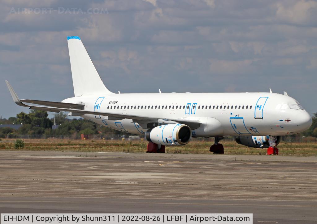 EI-HDM, 2016 Airbus A320-232 C/N 7100, Stored in all white c/s without titles...