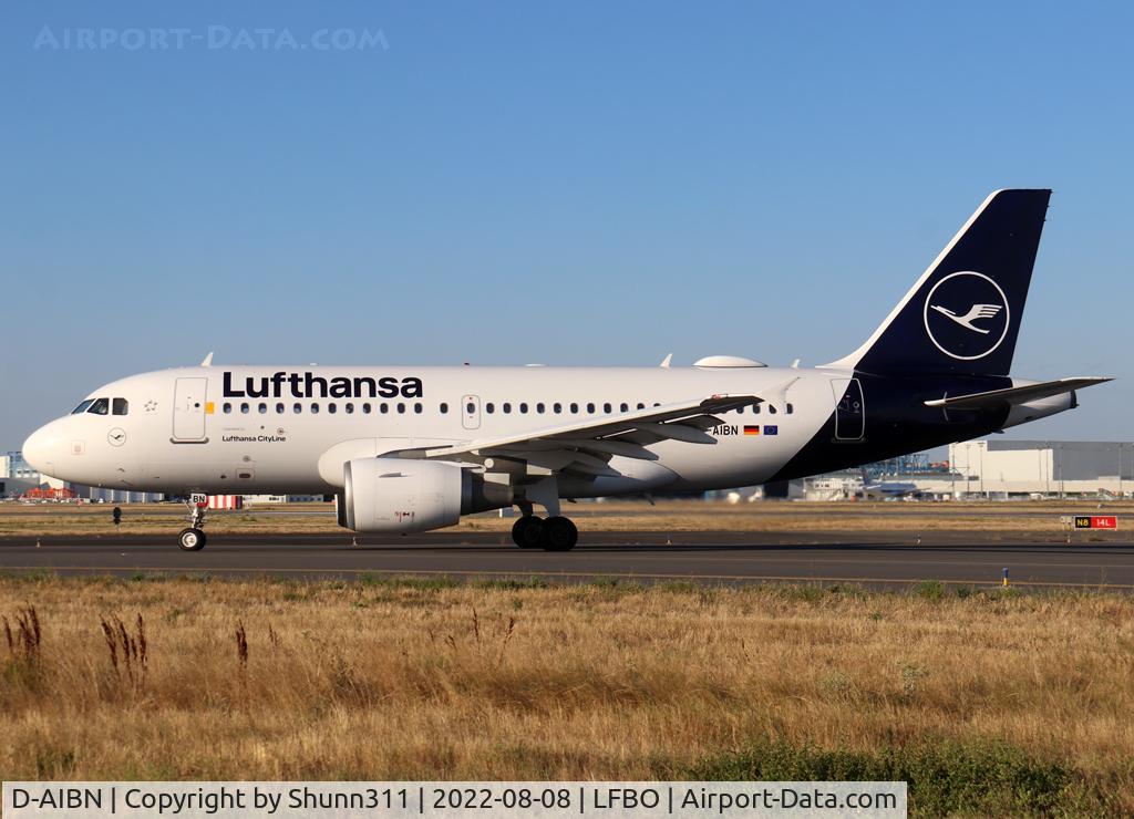 D-AIBN, 2005 Airbus A319-112 C/N 2416, Taxiing to the Terminal...