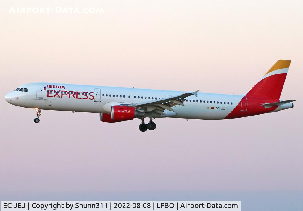 EC-JEJ, 2005 Airbus A321-211 C/N 2381, Landing rwy 32R