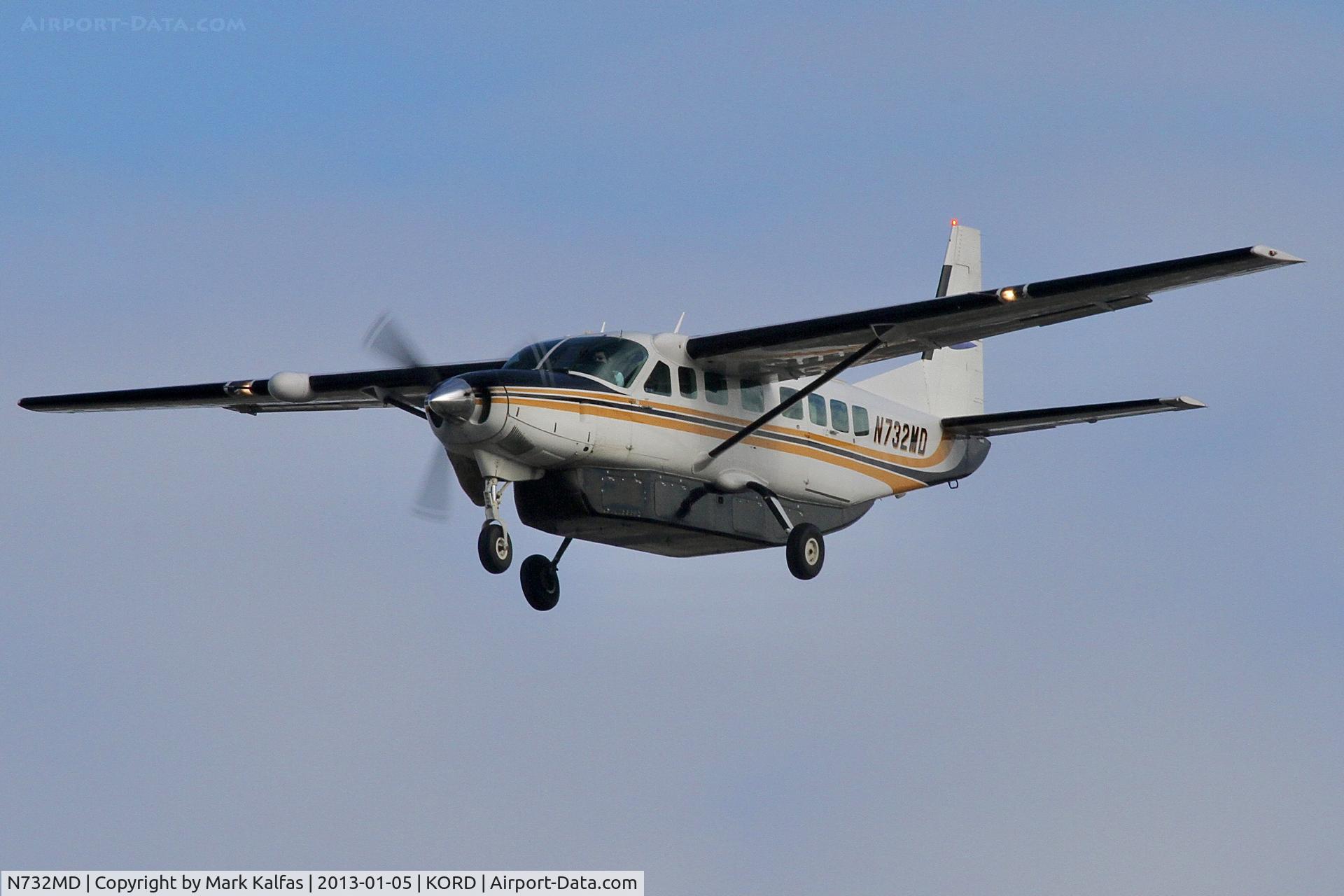 N732MD, 2004 Cessna 208B C/N 208B1083, Air Choice One Cessna 208B Grand Caravan, C208 N732MD on approach KORD