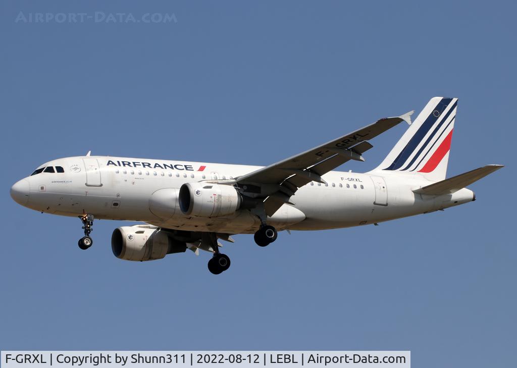 F-GRXL, 2006 Airbus A319-111 C/N 2938, Landing rwy 24R in new c/s