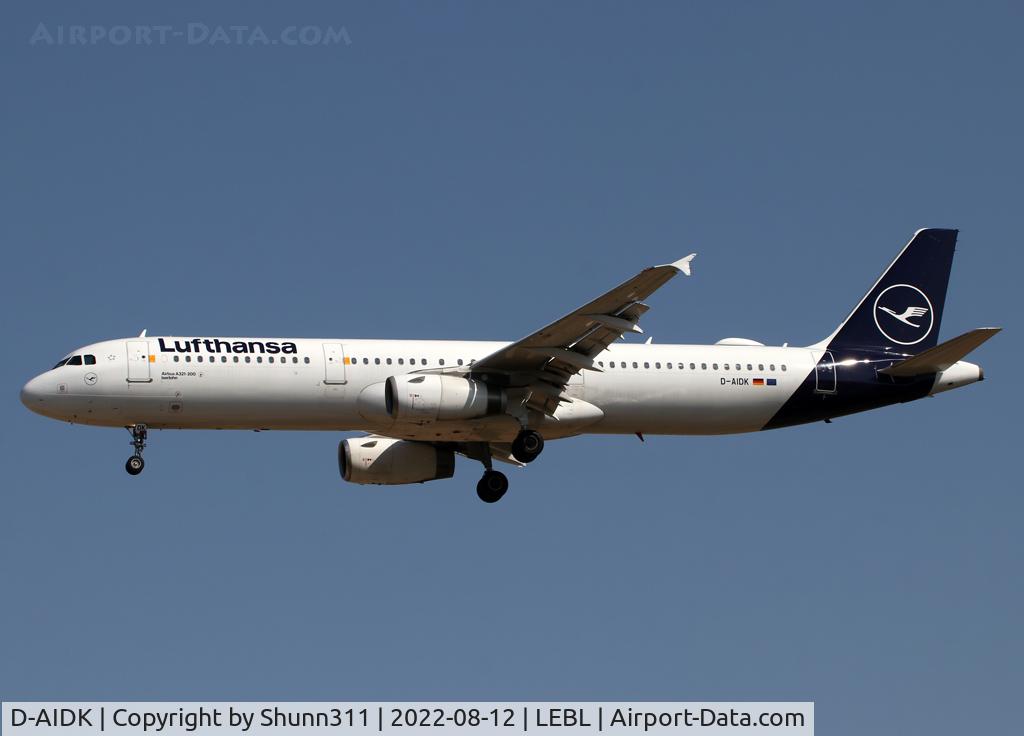 D-AIDK, 2011 Airbus A321-231 C/N 4819, Landing rwy 24R in new c/s