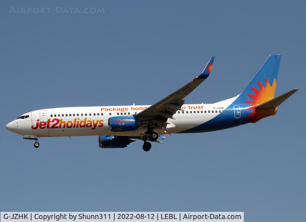 G-JZHK, 2016 Boeing 737-800 C/N 63145, Landing rwy 24R