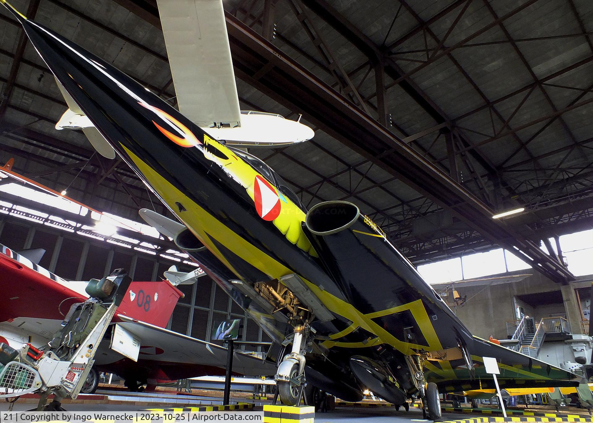 21, Saab J-35Oe MkII Draken C/N 35-1421, SAAB J35Oe Mk II Draken at the Militärluftfahrt-Museum (Museum of Austrian Military Aviation), Zeltweg