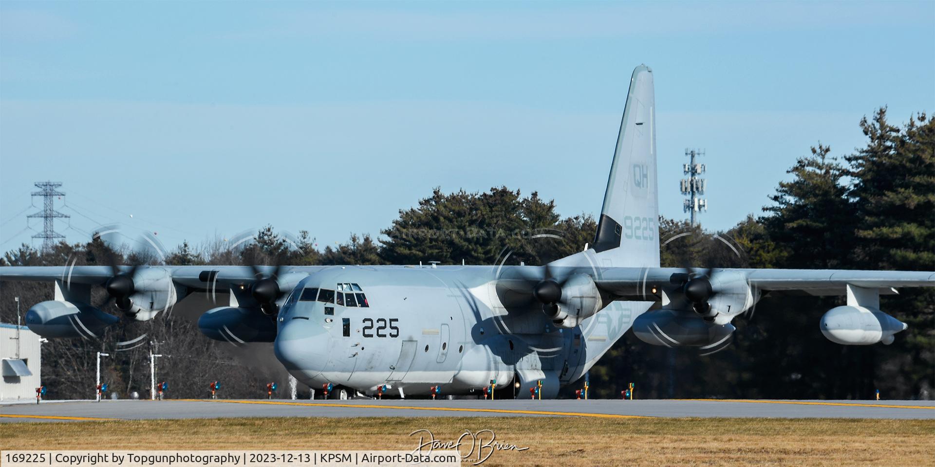169225, Lockheed Martin KC-130J Hercules Hercules C/N 382-5792, RANGER91 holding short of RW34